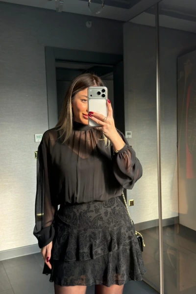 SİYAH YAKASI BAĞLAMALI DESENLİ MİNİ ELBİSE