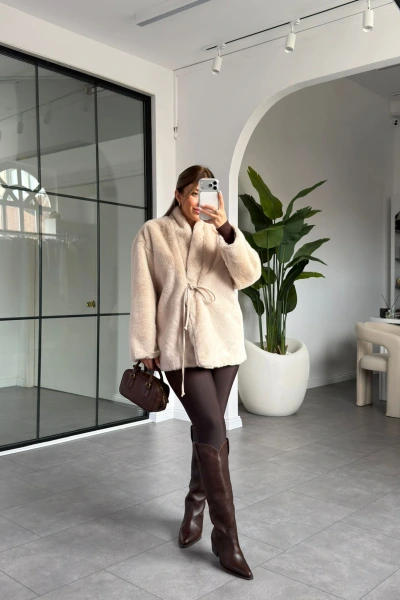 TAŞ BAĞLAMA DETAYLI KÜRK MONT