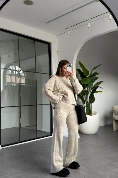 TAŞ BİSİKLET YAKA SAÇ ÖRGÜ TRİKO TAKIM