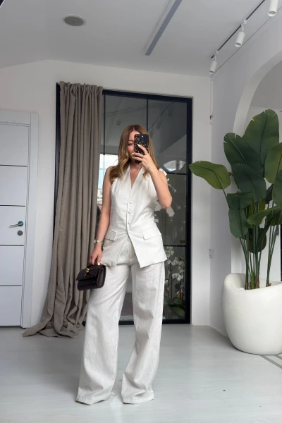 BEYAZ BOYUNDAN DÜĞMELİ TAKIM