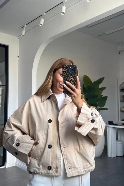 TAŞ KAPÜŞONLU TRENÇKOT