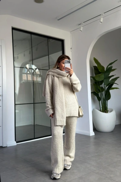 TAŞ ŞALLI YUMUŞACIK TRİKO TAKIM