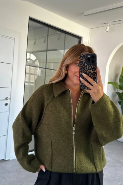 YEŞİL FERMUARLI HIRKA