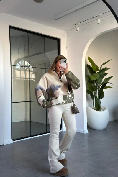 YEŞİL GEYİK DESEN PELUŞ SWEATSHİRT