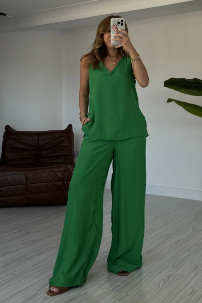 Yeşil V Yaka Palazzo Takım