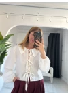 Beyaz Bebe Yaka Bağlama Detay Gömlek