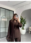 KAHVE ÜÇ DÜĞMELİ ASİMETRİK KUŞAKLI CEKET TAKIM