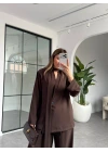 KAHVE ÜÇ DÜĞMELİ ASİMETRİK KUŞAKLI CEKET TAKIM