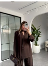 KAHVE ÜÇ DÜĞMELİ ASİMETRİK KUŞAKLI CEKET TAKIM