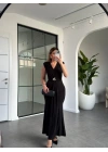 SİYAH V YAKA BROŞ DETAYLI ELBİSE 0903
