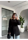 SİYAH KEMERLİ YAKASIZ BLAZER CEKET