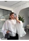 BEYAZ UÇUŞAN PELERİN BLUZ 5026