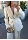 KREM İKİ DÜĞMELİ KUŞAKLI CEKET TAKIM