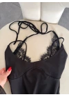 SİYAH DANTEL DETAYLI BODYSUİT
