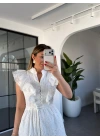 Beyaz Fırfır Detaylı Düğmeli Elbise