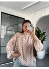 KREM PUANTİYELİ ŞAL DETAYLI ŞİFON BLUZ