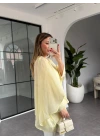 AÇIK SARI UÇUŞAN PELERİN BLUZ 5026