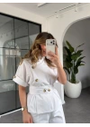 BEYAZ DİK YAKA DÜĞMELİ BLUZ TAKIM