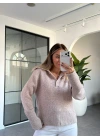 BEJ POLO YAKA YUMUŞACIK DOKULU KAZAK