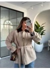 BEJ YAKASI KADİFE KUŞAKLI MONT