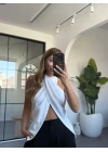 BEYAZ ÇAPRAZ BAĞLAMALI SIRTI AÇIK BLUZ