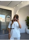 Beyaz Cebi Güpür Detaylı T-shirt