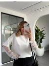 BEYAZ KOLLARI DANTEL DETAYLI T-SHIRT 1049