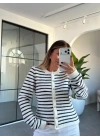 BEYAZ LACİVERT ÇİZGİLİ TRİKO HIRKA