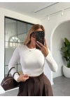 Beyaz Marka Model Crop Uzun Kollu Bluz