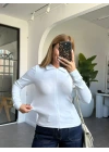 BEYAZ POLO YAKA ÇİFT FERMUARLI UZUN KOL BLUZ
