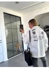 BEYAZ POLO YAKA NAKIŞLI SWEATSHIRT