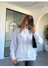 BEYAZ UZUN KOL SWEATSHIRT