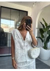 BEYAZ V YAKA GÜPÜR DETAY TAKIM