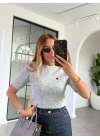 GRİ KISA KOL KALP NAKIŞLI TRİKO