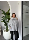 GRİ KÜRK YAKA DÖRT DÜĞMELİ KAŞE KABAN