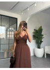 KAHVE V YAKA LASTİK DETAYLI KUPLU ELBİSE