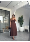 KAHVE V YAKA LASTİK DETAYLI KUPLU ELBİSE