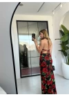 KIRMIZI ÇİÇEKLİ SIRT DETAY ELBİSE