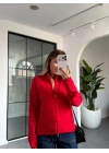 KIRMIZI YUMUŞACIK DOKULU ÇİFT FERMUARLI HIRKA