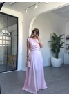 PEMBE DÖKÜMLÜ TEK OMUZ ELBİSE