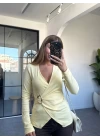 SARI UZUN KOL GOLD BROŞLU BLUZ