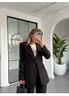 SİYAH BELDEN OTURTMALI BLAZER CEKET