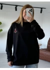 Siyah Çapa Nakışlı Sweatshirt