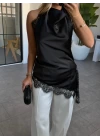 SİYAH DANTEL DETAYLI SATEN BLUZ