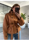 TABA DİK YAKA DÜĞMELİ KISA TRENÇKOT