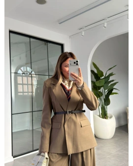 KARAMEL KEMERLİ CEKET