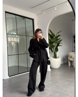 SİYAH DOKULU KUŞAKLI TAKIM