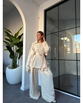 EKRU YAKADAN DÜĞMELİ KUŞAKLI CEKET PANTOLON TAKIM