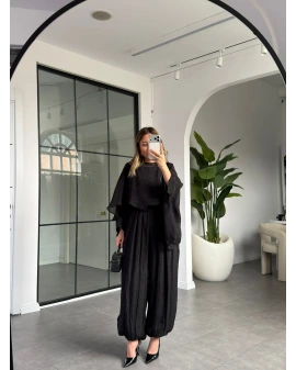 SİYAH UÇUŞAN PELERİN BLUZ