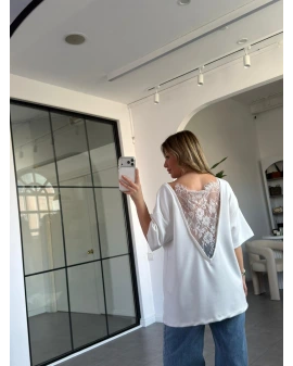 BEYAZ SIRTI V DANTELLİ T-SHİRT